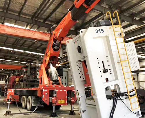 唐河提升工作效率，选择优质折臂吊租赁服务