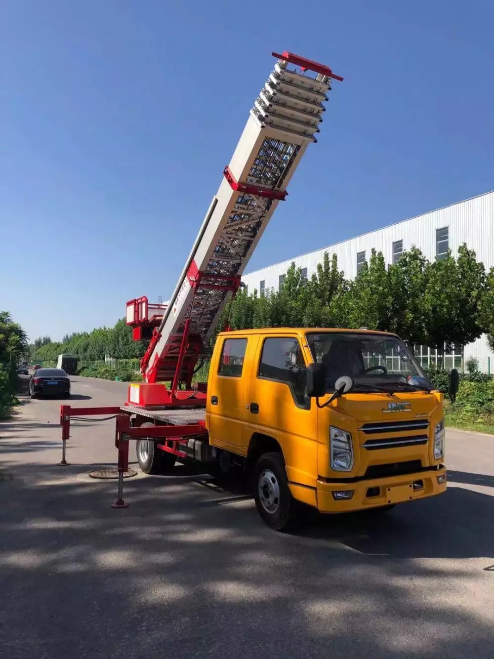 唐河附近的云梯车出租服务：轻松解决高空作业需求