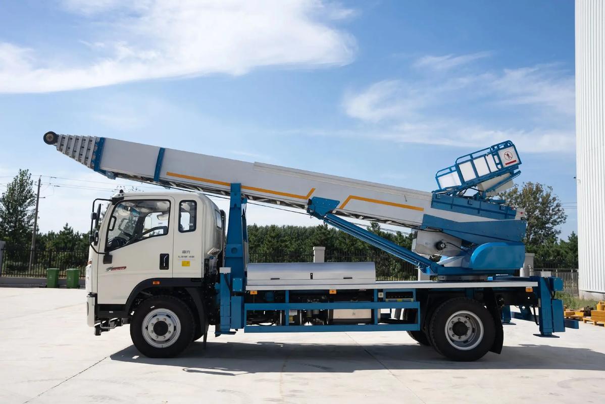 唐河云梯上料车租赁费用