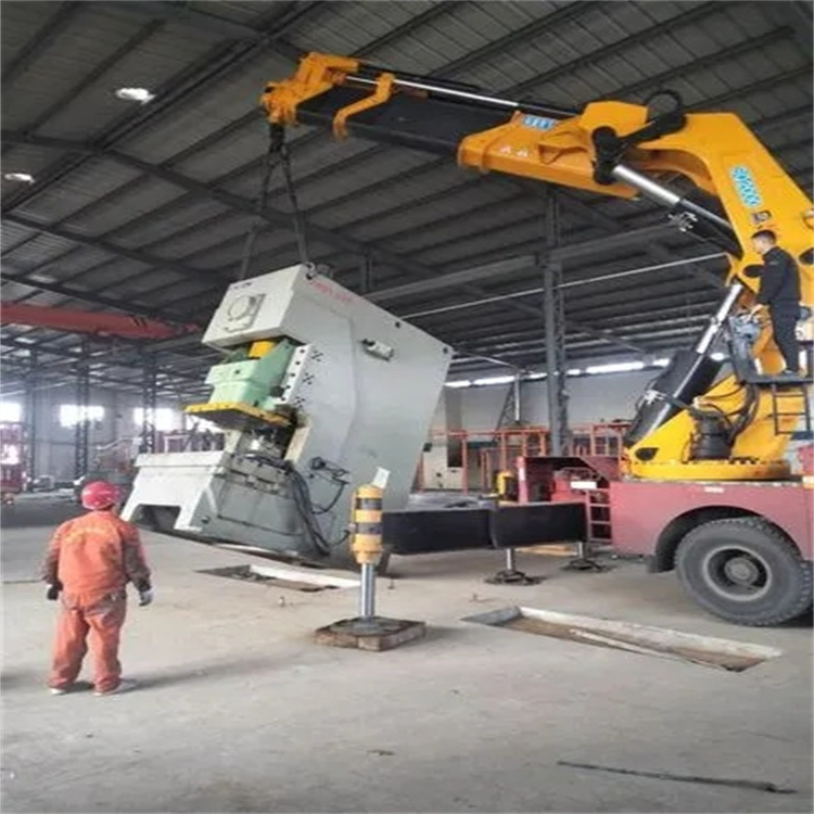 唐河80吨折臂吊车出租附近电话