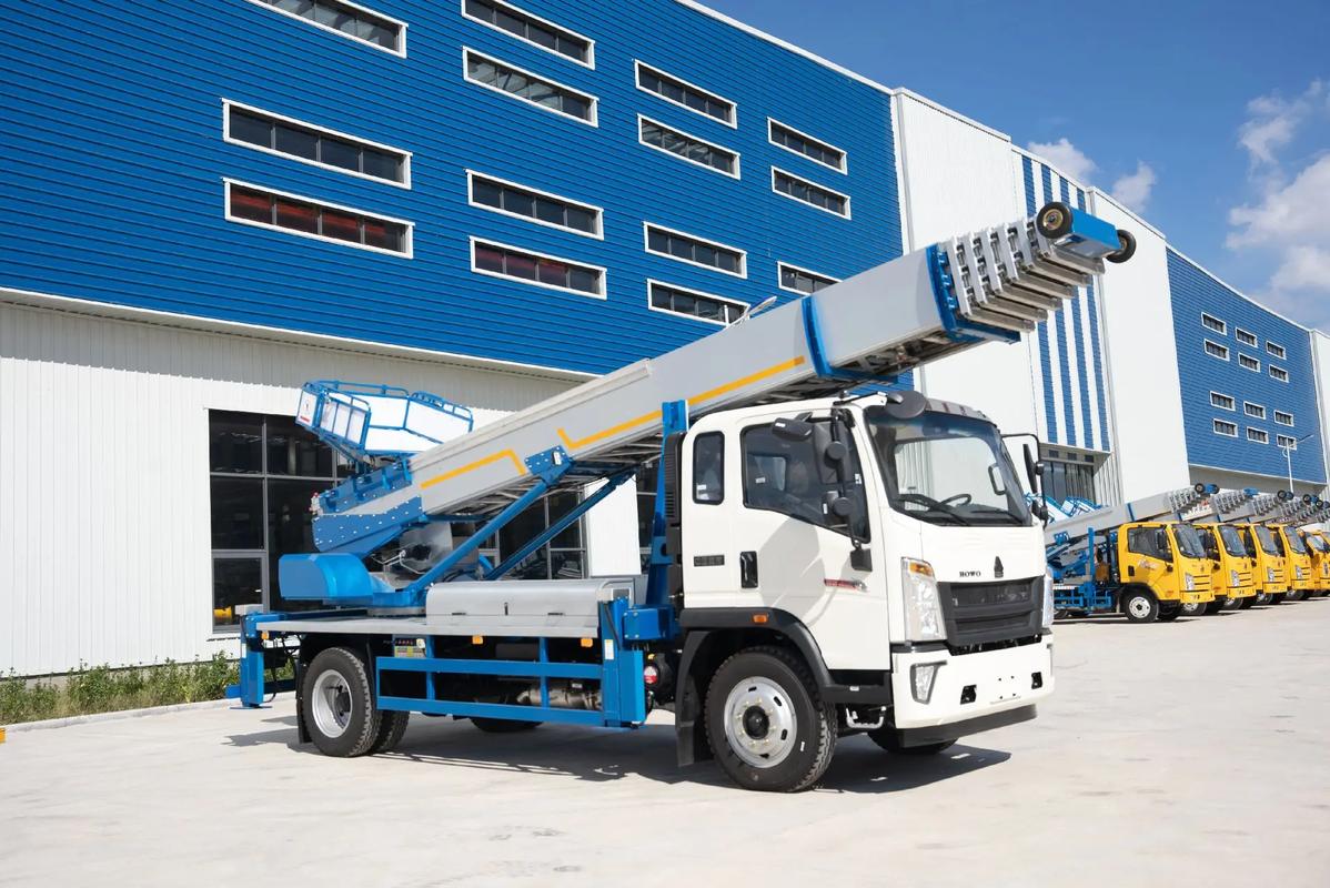 唐河出租云梯车高空作业车 建筑垃圾搬运